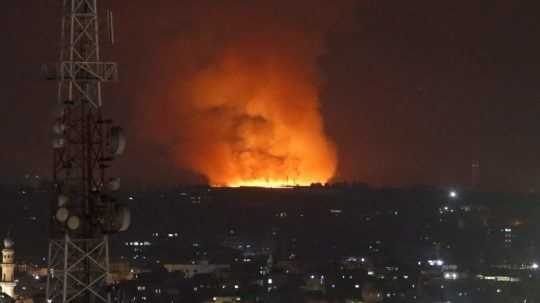 Izraelský nálet v pásme Gazy si vyžiadal najmenej 20 životov, medzi obeťami sú aj deti