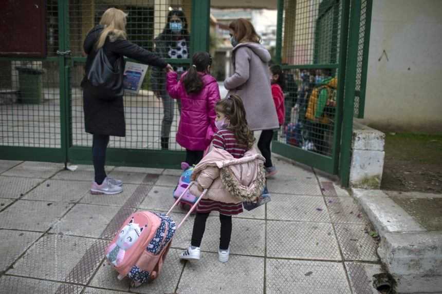 ZMOS žiada stiahnutie novely školského zákona, vidí v nej zásadné nedostatky