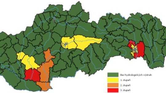 SHMÚ: Pre niekoľko okresov platia výstrahy pred povodňami