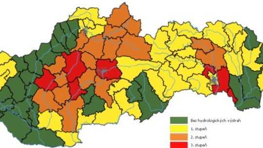 SHMÚ: Výstrahy pred povodňami platia aj v utorok