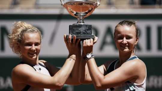 Barbora-Krejčíková-Kateřina-Siniaková-tenis