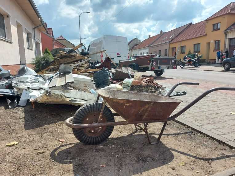 Do pomoci južnej Morave sa môžu zapojiť aj Slováci, charita vyhlasuje zbierku