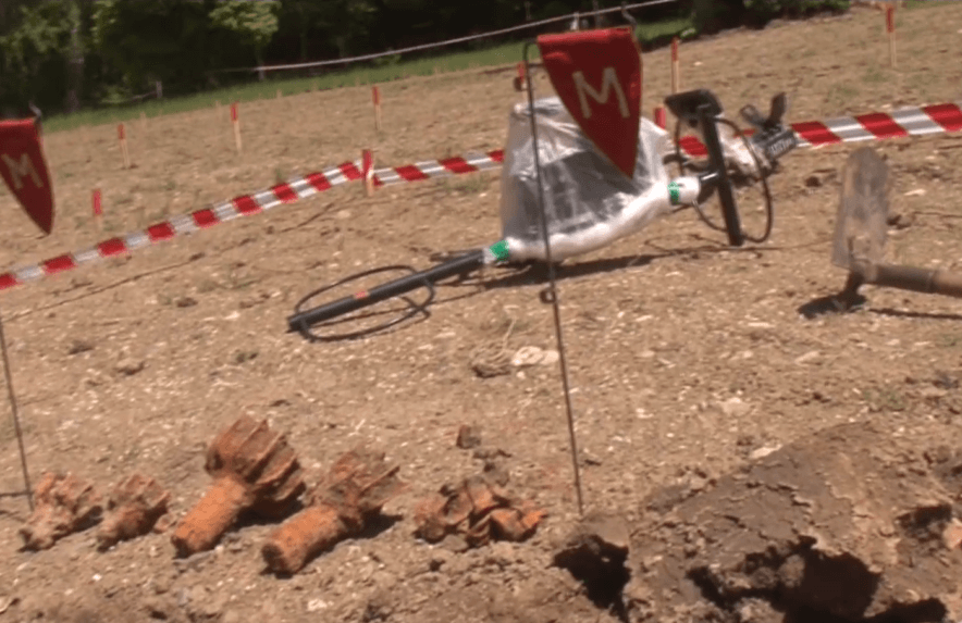 Na Liptove pokračuje obnova vojenského cintorína. Našli tam zvyšky munície