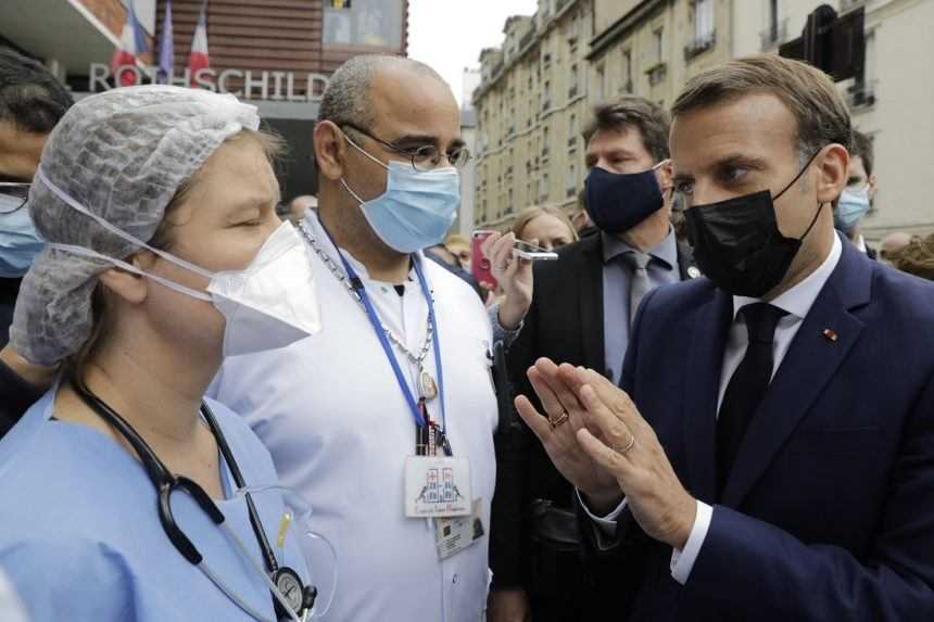 S covidovým pasom do reštaurácií či povinné očkovanie zdravotníkov. Francúzi ohlásili nové opatrenia