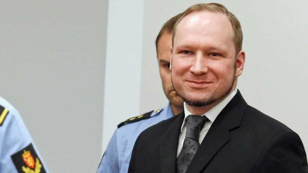 Pre odpor k prisťahovalcom zabil 77 ľudí. Uplynulo 10 rokov od útokov Nóra Breivika