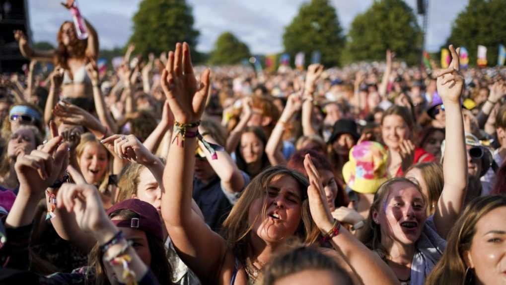 Holandsko pre šírenie covidu ruší letné festivaly a sprísňuje opatrenia na hraniciach