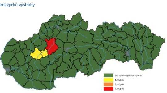 SHMÚ vydal výstrahu pred prívalovou povodňou v okrese Prievidza