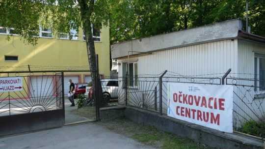 Vchod do očkovacieho centra v Žiline.