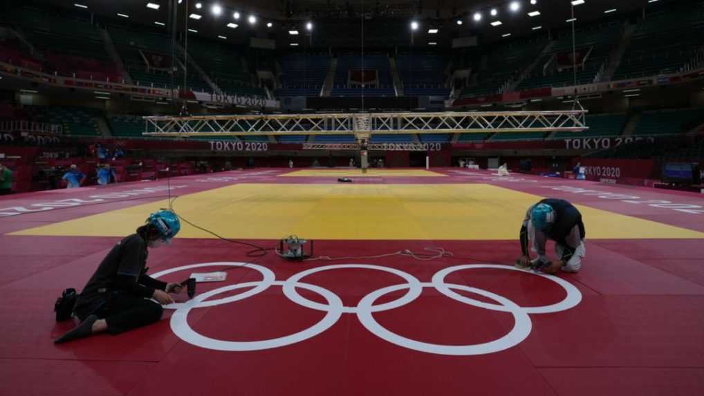 Zelená či pandemická. Začína sa olympiáda, ktorú by domáci najradšej zrušili