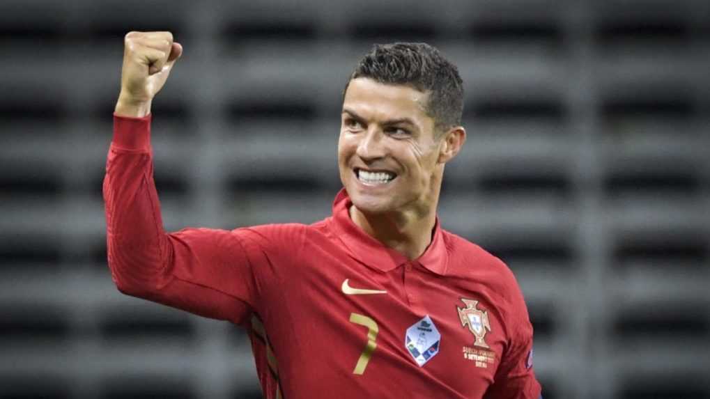 Návrat po 12 rokoch.  Cristiano Ronaldo prestupuje do Manchestru United