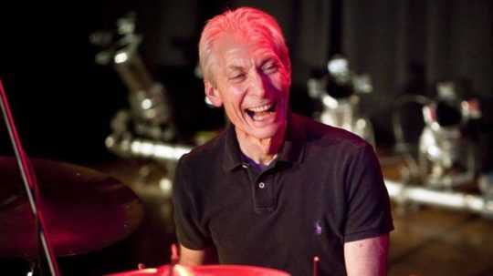 bubeník skupiny The Rolling Stones Charlie Watts