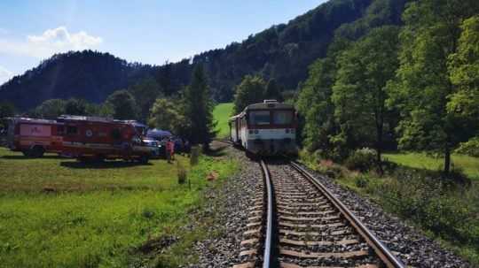 Zrážku vlaku s autom v Rajeckých Tepliciach neprežili dve osoby