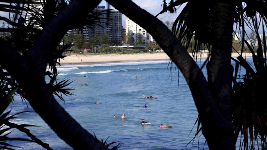 Mladému austrálskemu surferovi sa stal osudným útok žraloka