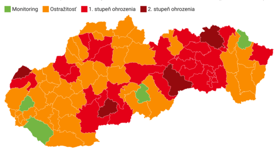 Štyri okresy budú od pondelka už v 2. stupni ohrozenia