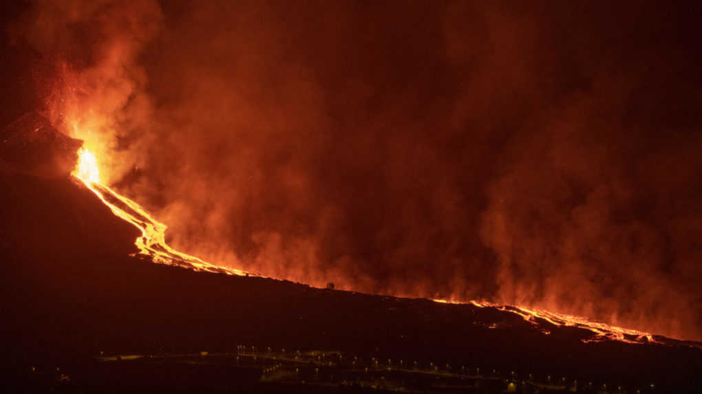 Láva zo sopky na La Palma sa dostala do oceánu