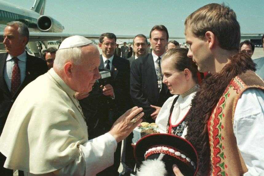 Ján Pavol II. bol u nás trikrát. František je druhý pápež, ktorý navštívi Slovensko