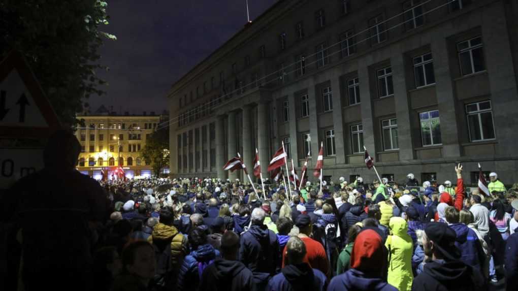 Šírenie koronavírusu sa vymklo kontrole. Lotyšská vláda odsúhlasila lockdown