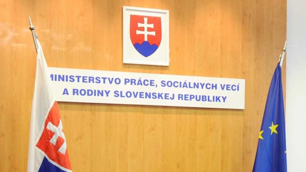 Štát mal poslať milióny eur schránkovým firmám, tvrdia investigatívci