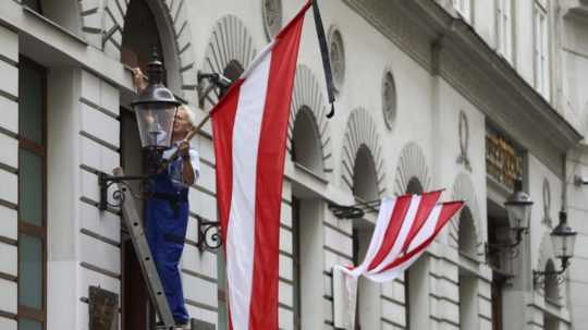 rakúska vlajka vo Viedni.