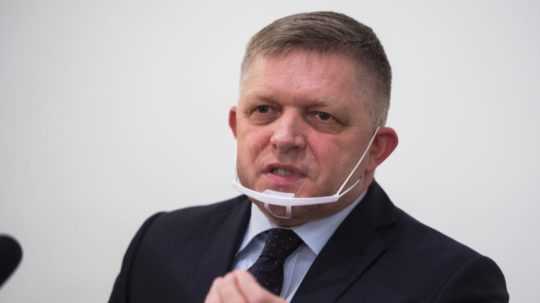 Na snímke predseda strany Smer-SD Robert Fico.