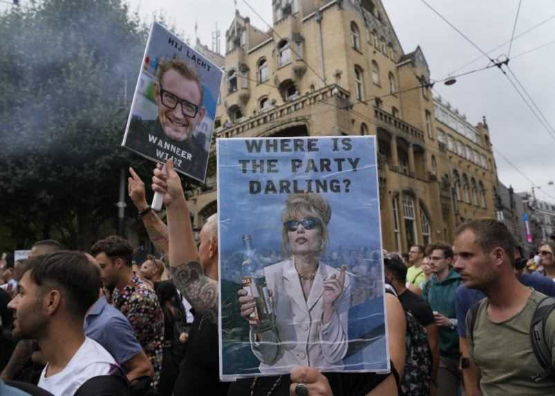 V Holandsku protestovali proti opatreniam. Najmenej päť ľudí zatkla polícia