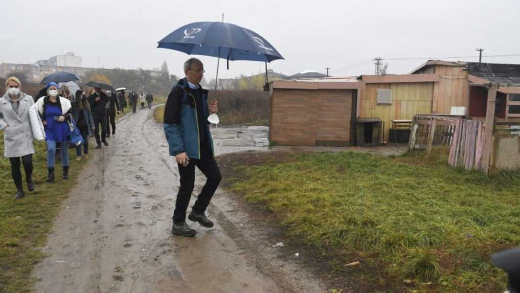 Delegácia poslancov Európskeho parlamentu navštívila osadu Mašličkovo pri Luníku IX