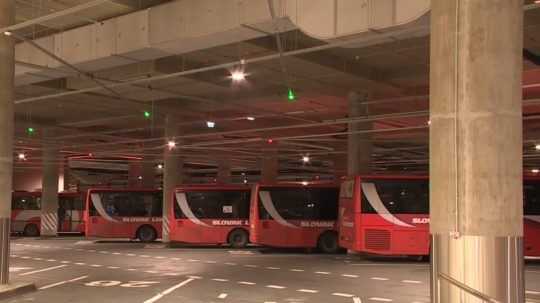 Autobusy Slovak Lines na autobusovej stanici v Bratislave.