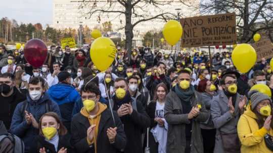 Študenti protestovali proti novele vysokoškolského zákona.