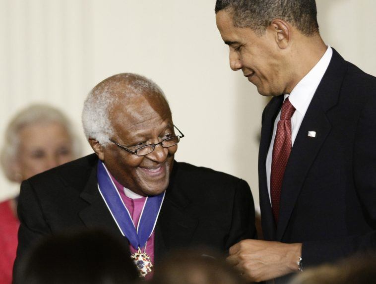 Desmond Tutu a bývalý americký prezident Barack Obama.