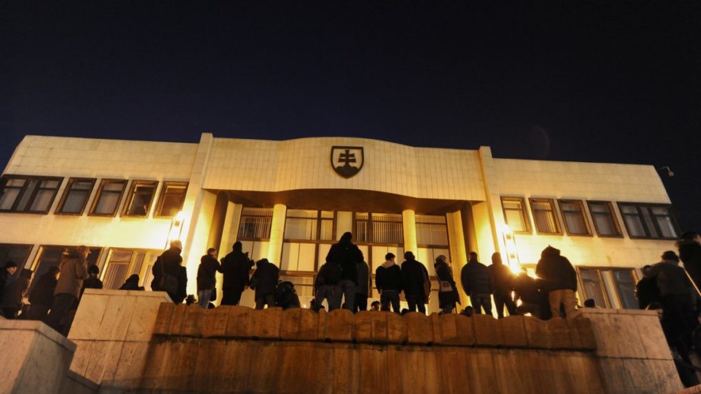 Kauza Gorila vyvolala na Slovensku masové protesty.