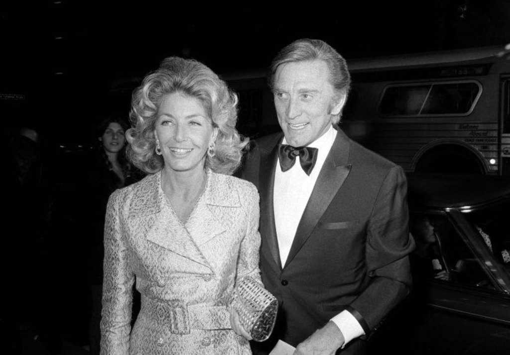 herec Kirk Douglas a jeho manželka Anne