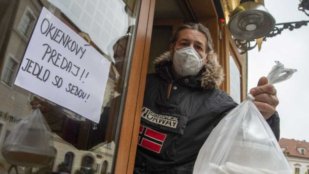 Lockdown pokračuje, zákaz vychádzania má viacero výnimiek (prehľad opatrení)