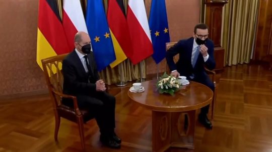 Olaf Scholz a Mateusz Morawiecki