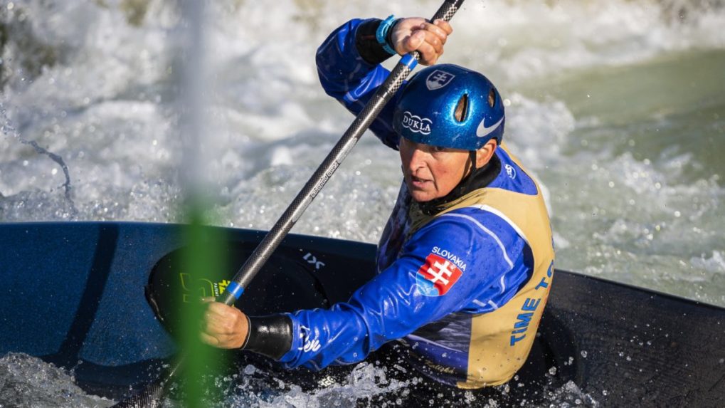 Je prvou slovenskou olympijskou víťazkou. Elena Kaliská oslavuje