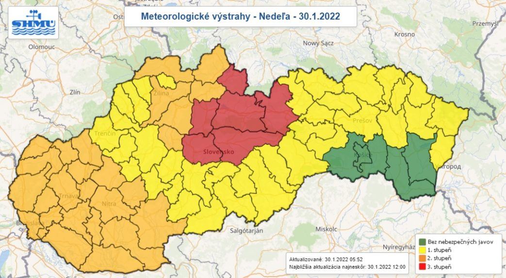 Meteorológovia v nedeľu varujú pred silným vetrom. V Tatrách hrozí až orkán