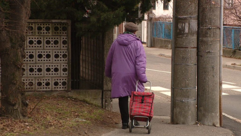 Od leta si najchudobnejší dôchodcovia prilepšia o desiatky eur