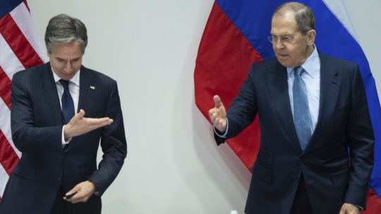 Šéf americkej diplomacie Antony Blinken a jeho ruský rezortný kolega Sergej Lavrov.