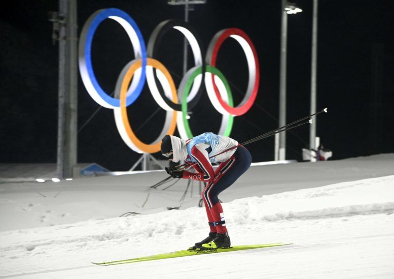 ZOH 2022: Smoliar olympiády? Nór si išiel po zlato, zle odbočil a skončil ôsmy