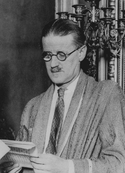 Írsky prozaik a básnik James Joyce.