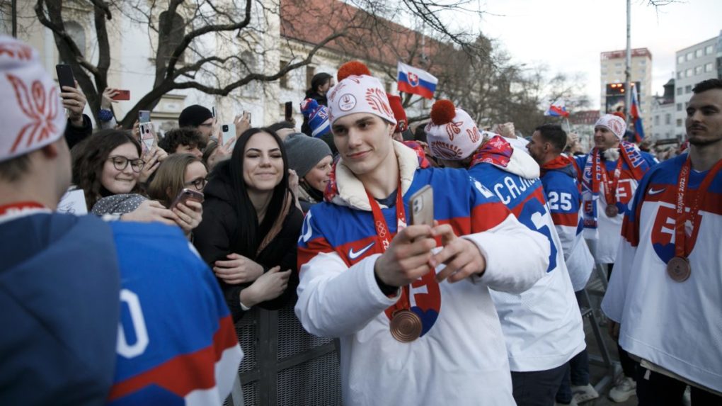 Prekvapenie sa nekonalo. Hokejistom roka sa stal Juraj Slafkovský