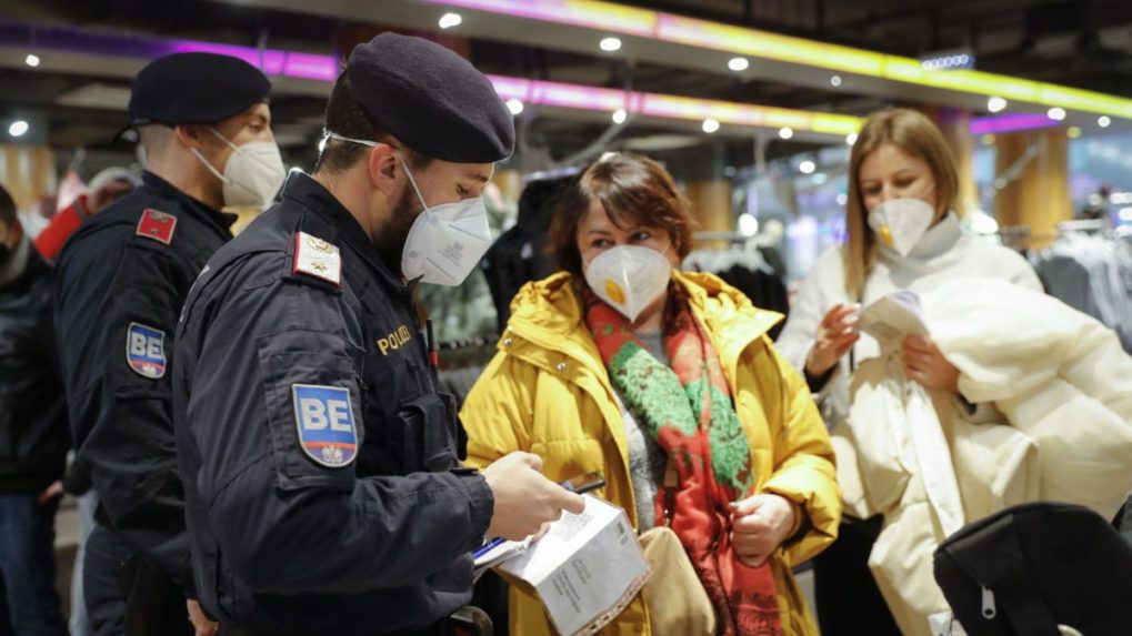 Rakúsko začiatkom marca zruší takmer všetky opatrenia