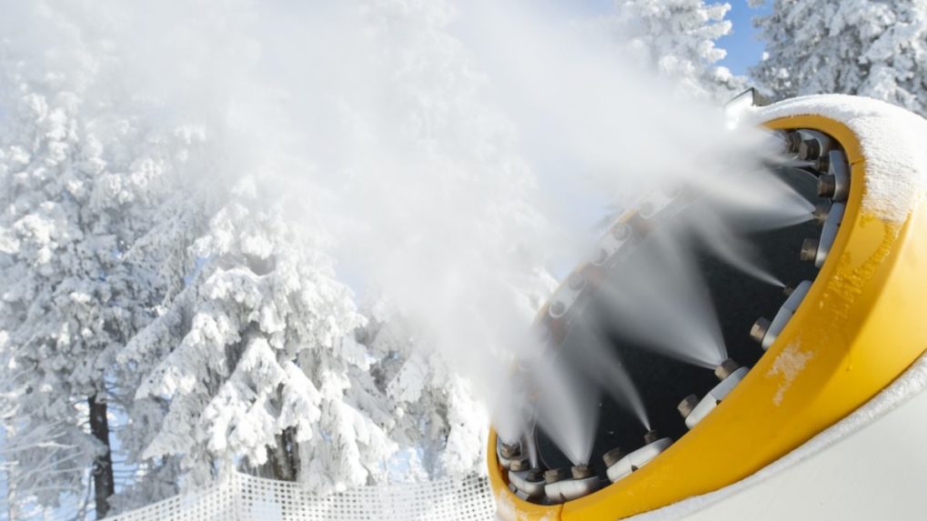 Na sn&iacute;mke snežn&eacute; del