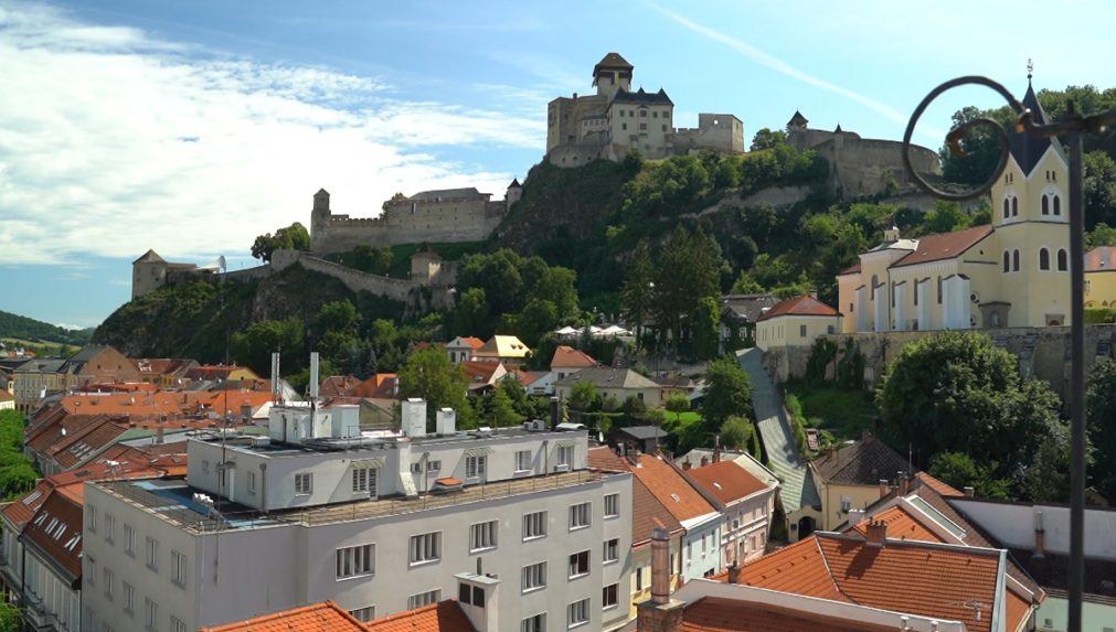 Trenčiansky samosprávny kraj musí vrátiť dotácie na most a hokejovú halu