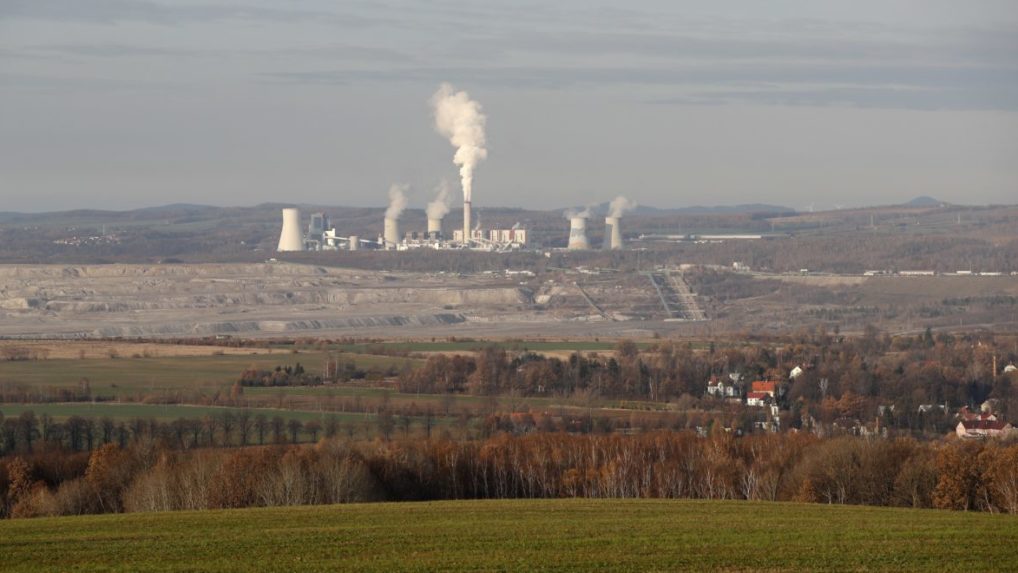 Eurokomisia zníži Poľsku eurofondy, odráta mu pokutu za baňu Turów