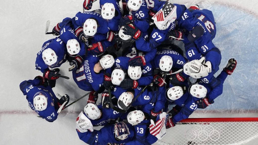 ZOH 2022: Hokejisti USA zdolali Nemecko 3:2. Vybojovali si priamy postup do štvrťfinále