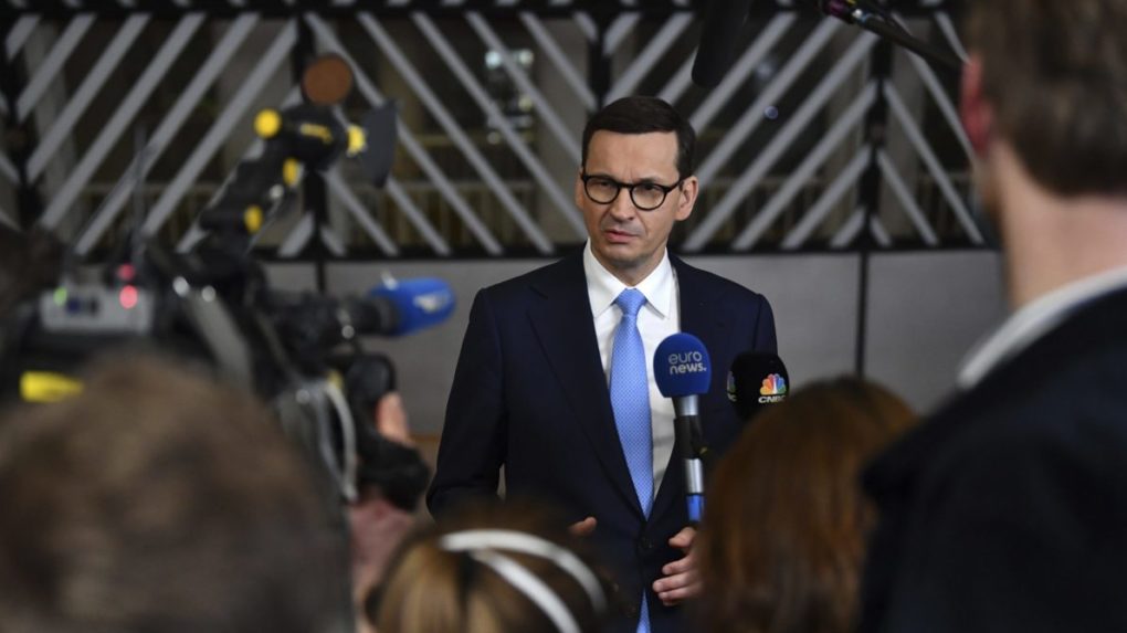 Morawiecki: Skonfiškované majetky Rusov by mali ísť na obnovu Ukrajiny