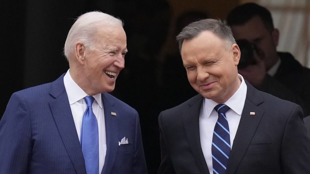 Článok NATO o spoločnej obrane je pre nás posvätný, odkázal Biden Poliakom