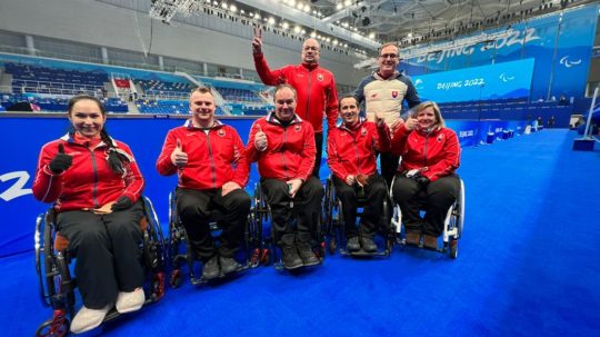 Slovenskí reprezentanti v curlingu na Zimných paralympijských hrách 2022 v Pekingu.