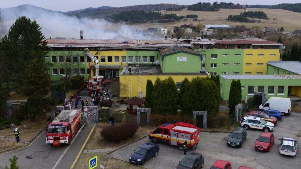 Seniori zo zhoreného domova dôchodcov budú dočasne bývať v zariadení rezortu vnútra