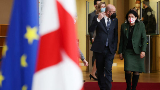 Prezidenka Gruzínska Salome Zurabišviliová a predseda Európskej rady Charles Michel.